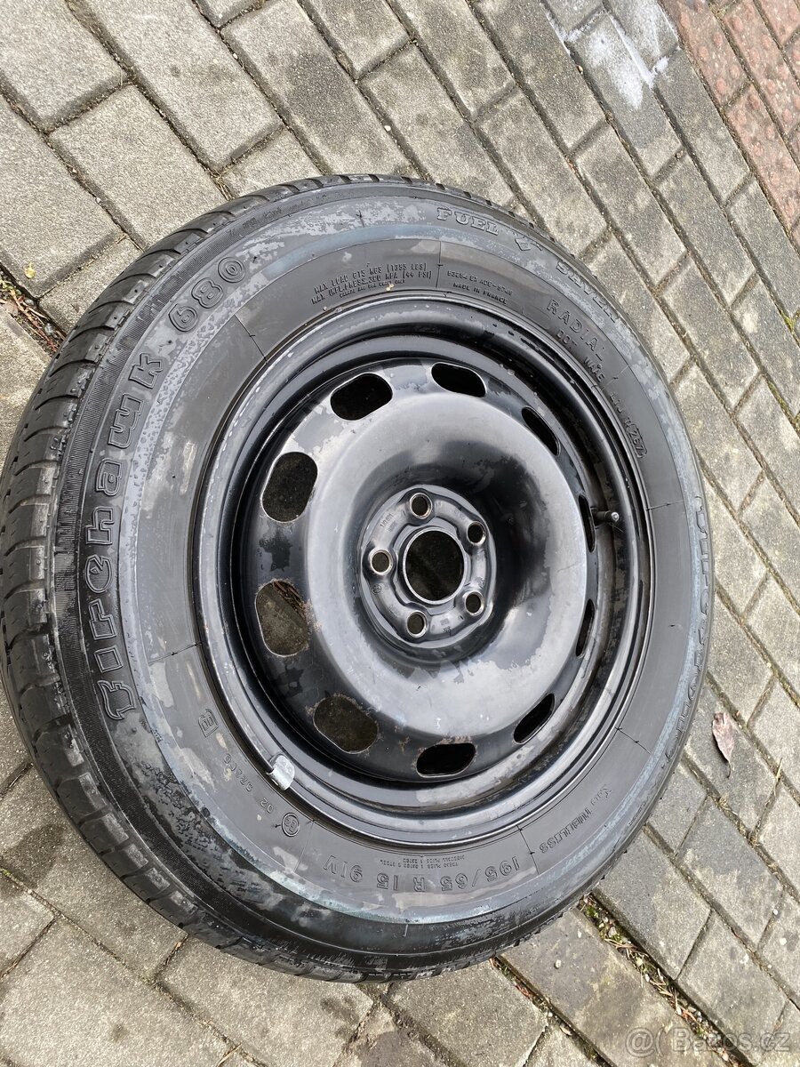 Rezervni kolo octavia 6JX 15H2 ET 38 pneu 195/65R15
