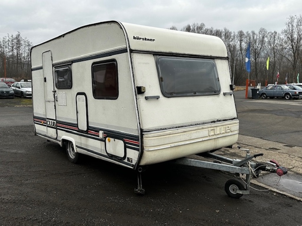 Buetstner karavan, r.1989, bez stk s papíry