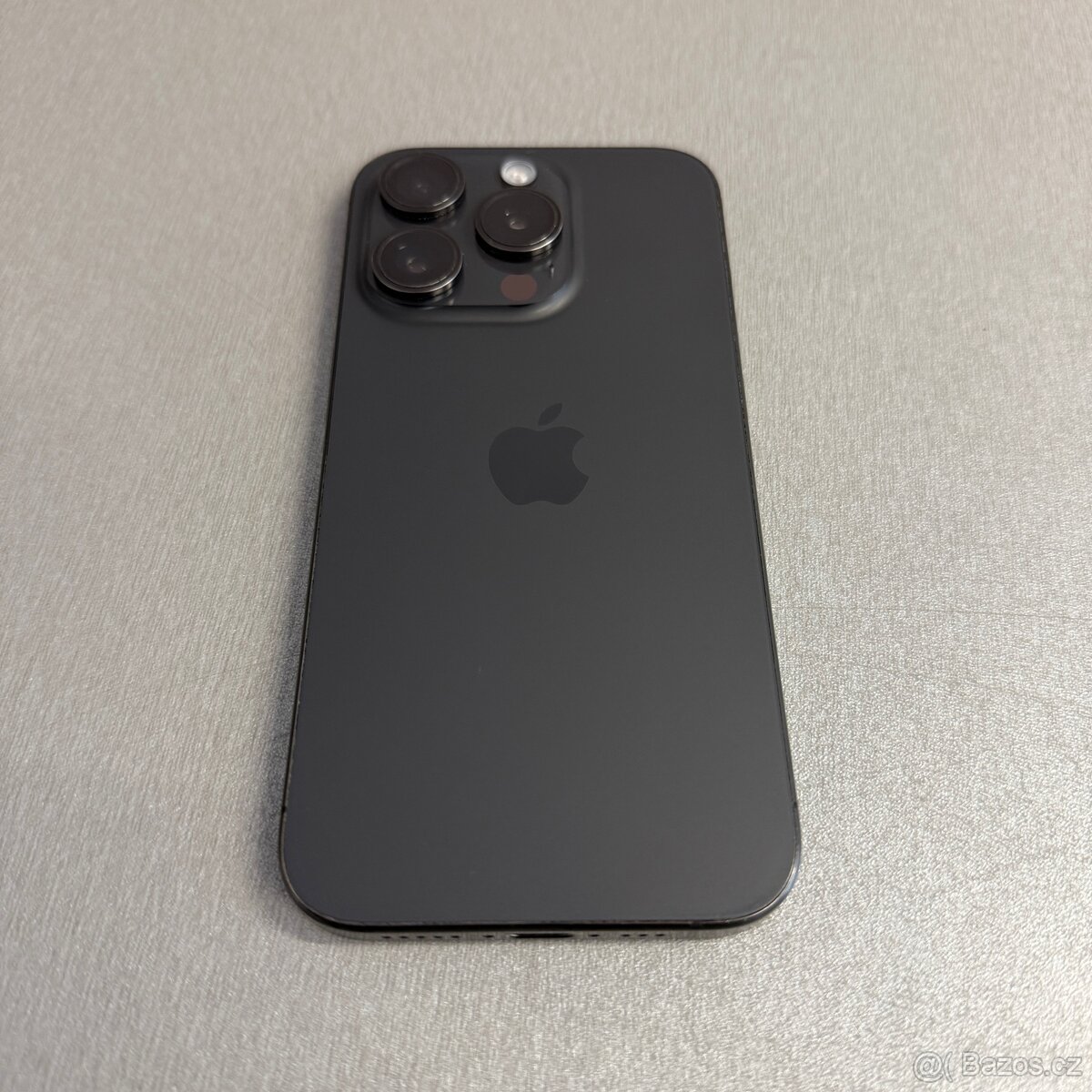 iPhone 15 Pro 256GB černý, pěkný stav, 12 měsíců záruka