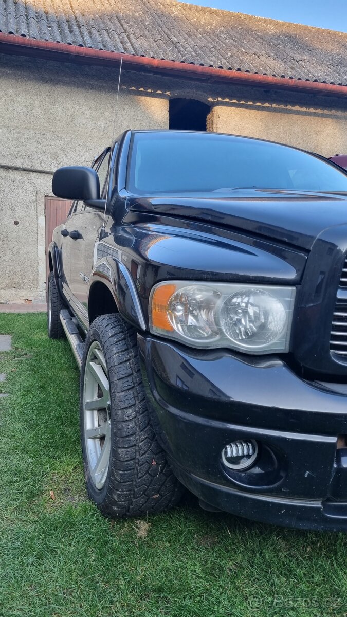 DODGE RAM - Mlhovky s denním svícením