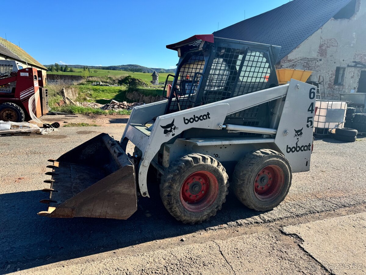 Smykovy nakladac Bobcat 645 vada