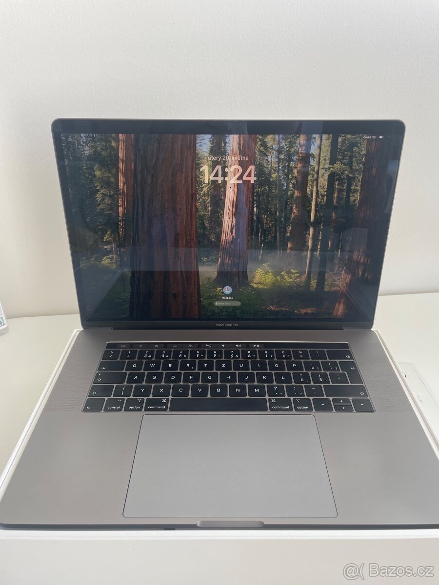 MacBook Pro 15” - Intel Core i7, 16 GB RAM, 512 GB SSD