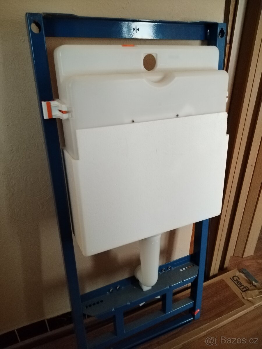 Nová nádržka a mísa WC