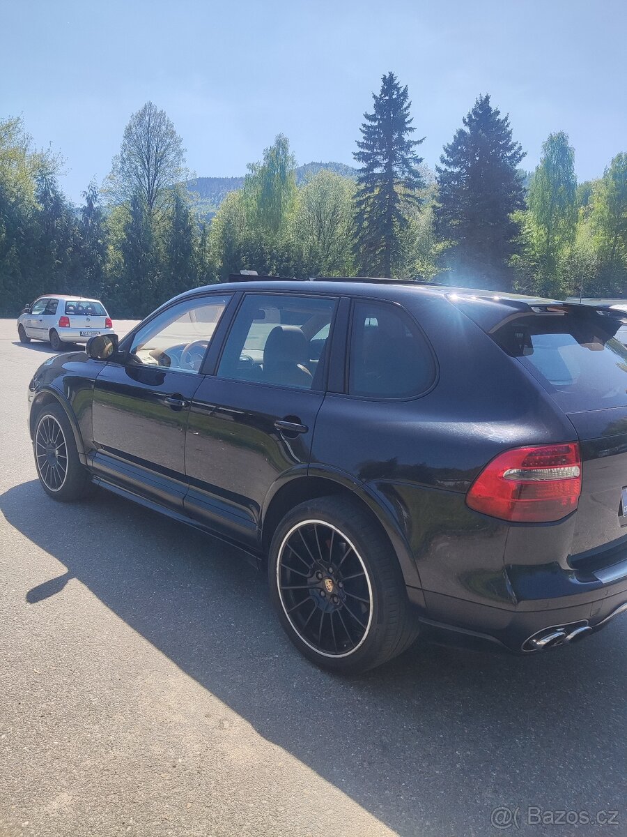 Porsche cayenne GTS