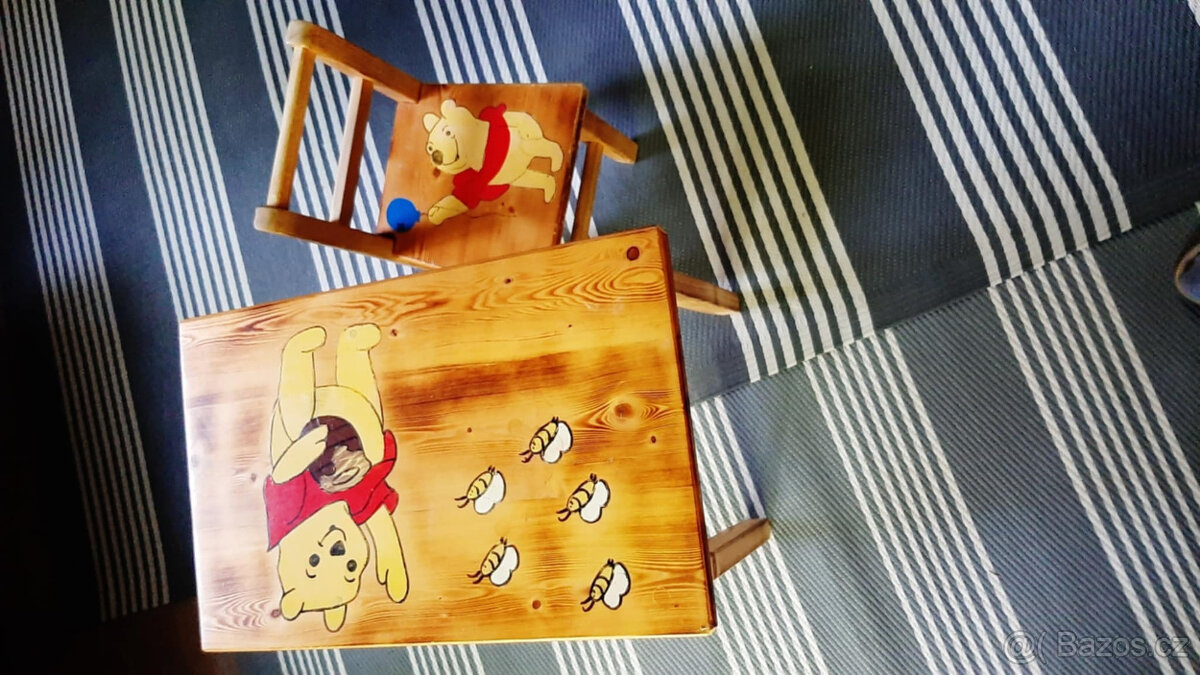 Dřevěný dětský stolek + židlička