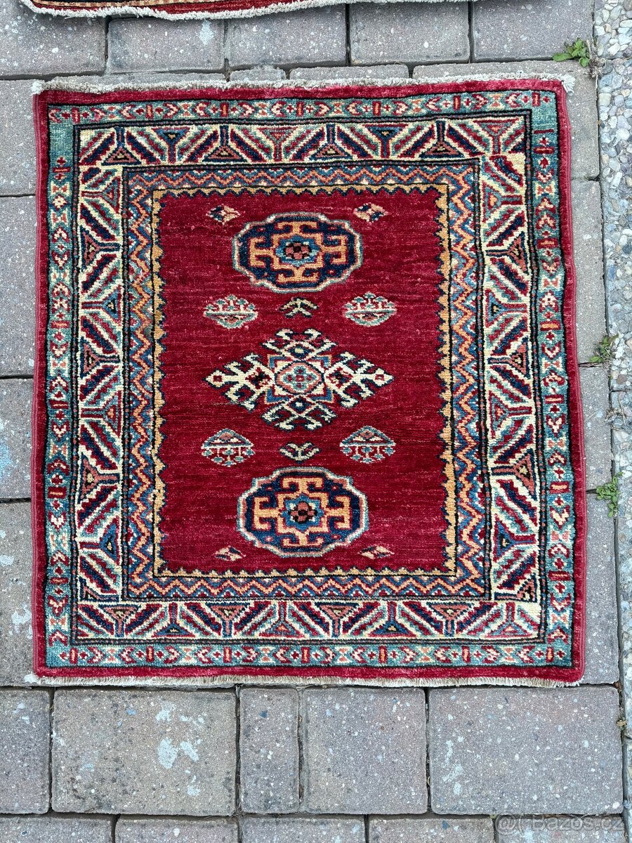 Perský koberec Afghánistán 70x63cm