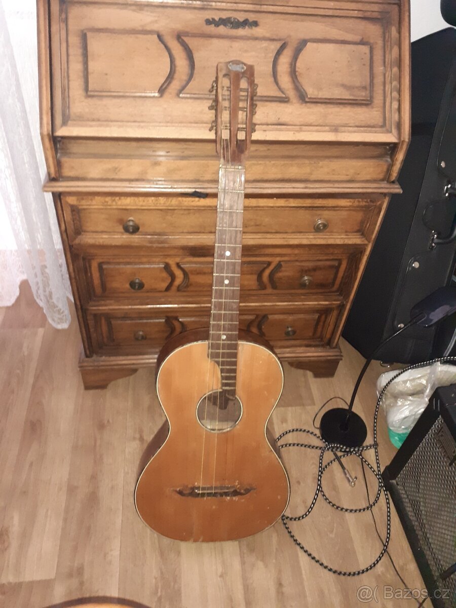 Kytara -vídeňka