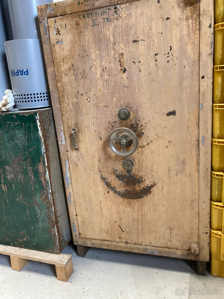 Trezor SAFESIA železobetonový, 2. bezp. třída 15.000 kč