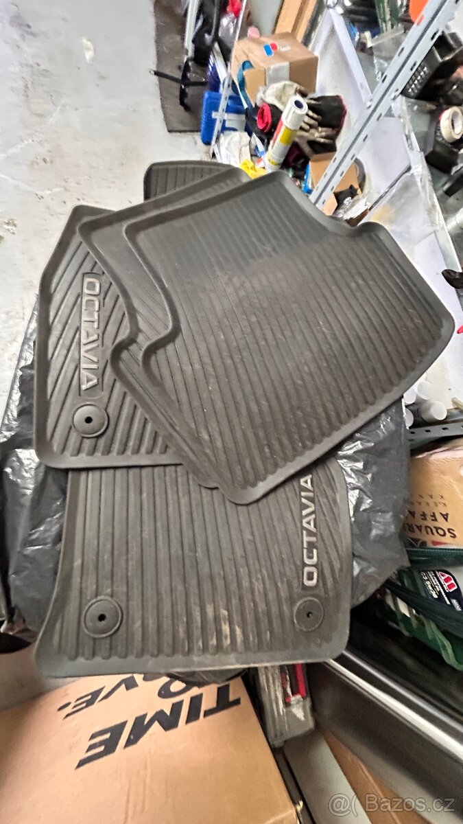 Originál. Gumové koberce Octavia 4.