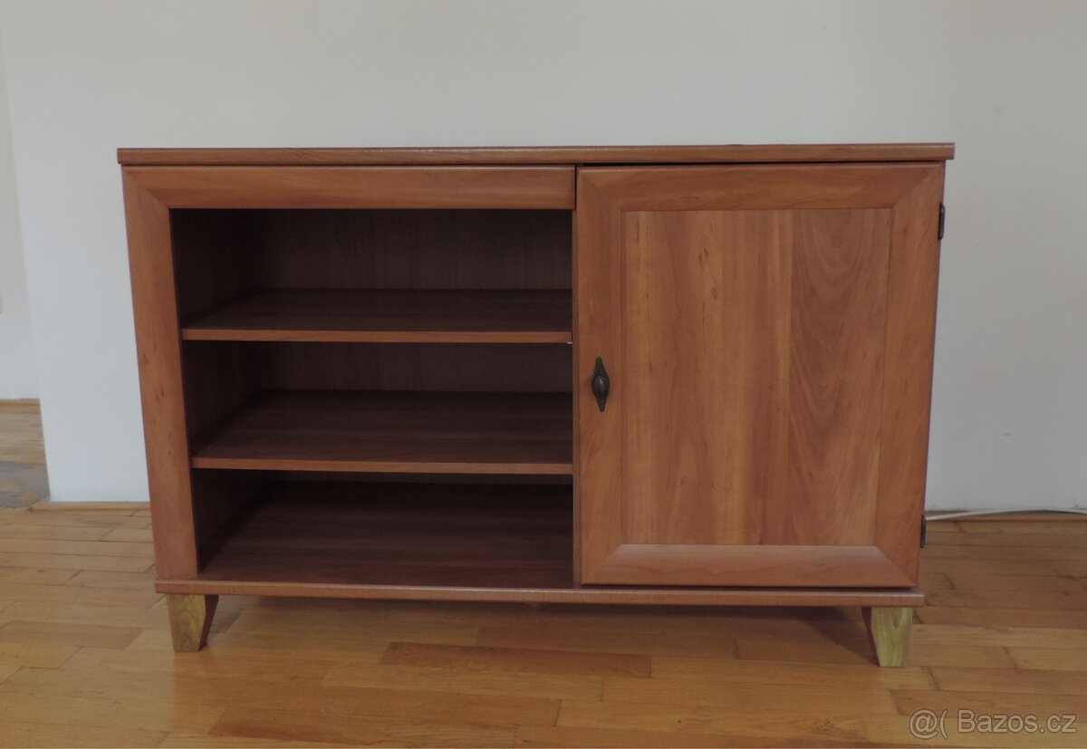 Komoda / velká skříňka z Asko Nábytek