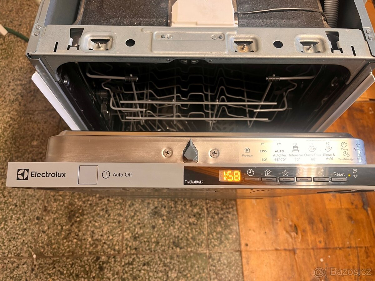 Vestavná myčka 45 Electrolux