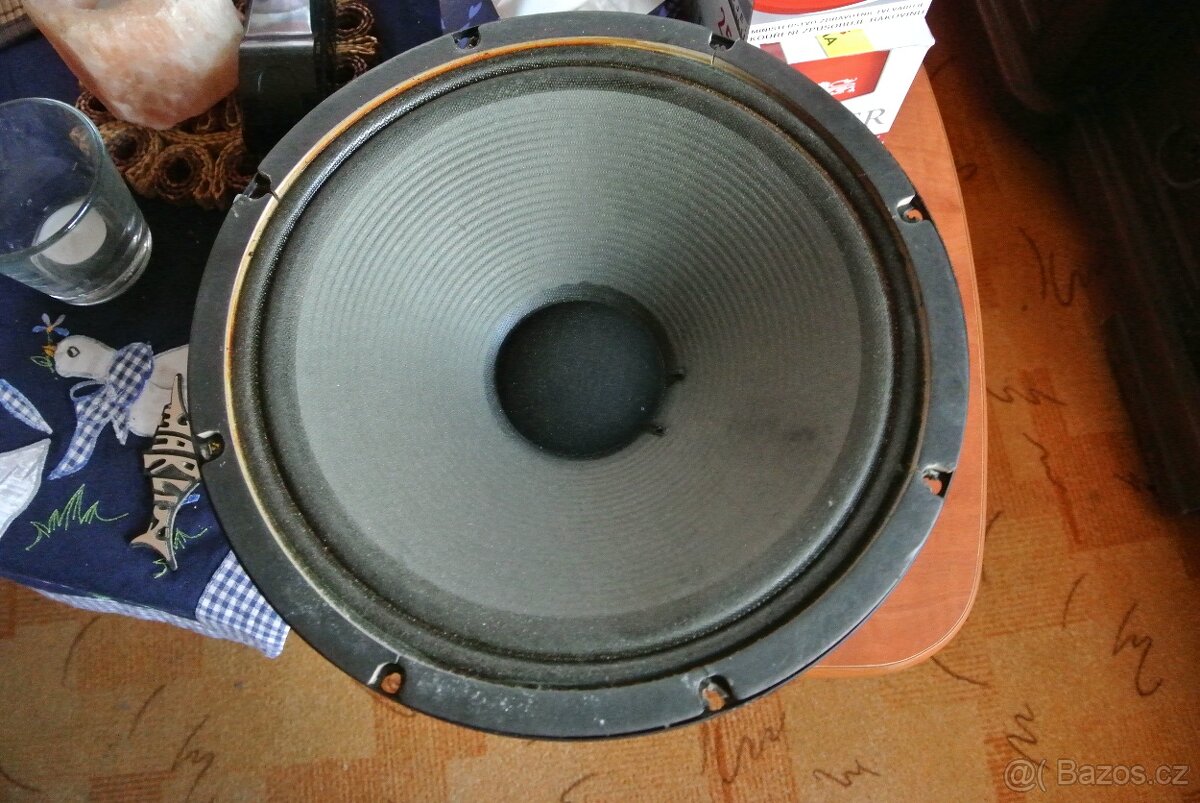 prodám repro , z komba Merlin ,