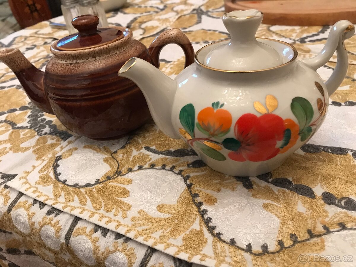 Konvolut porcelánu a keramiky