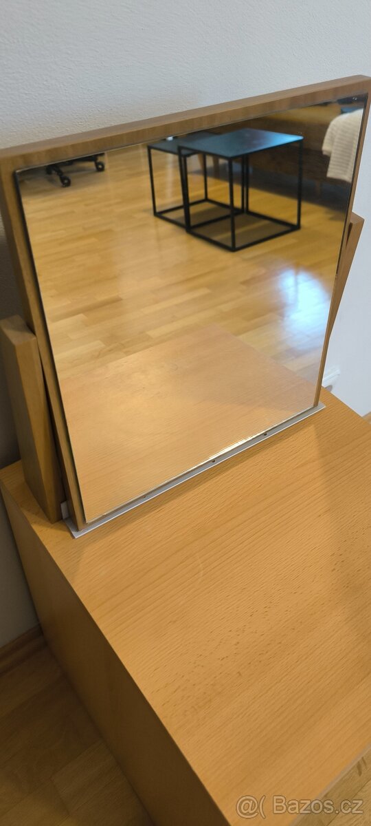 Daruji zrcadlo za odvoz