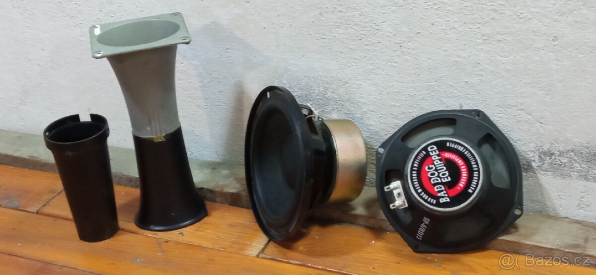 Díly k audio technice.