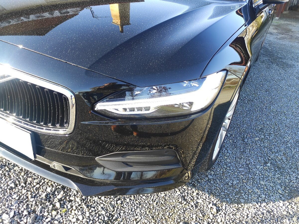 Volvo S 90 2.0 D4 AWD, koupeno nové v ČR