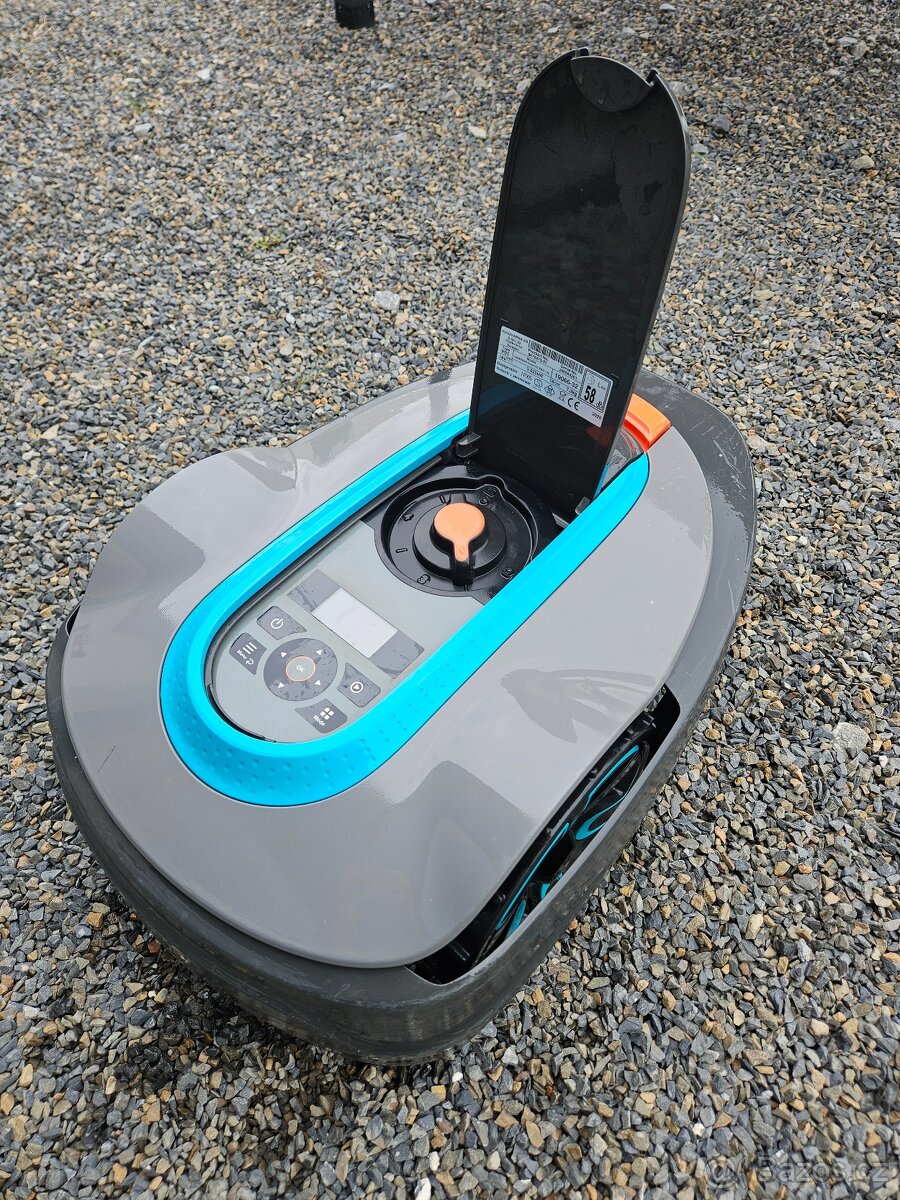 Prodám robotickou GARDENU se ZÁRUKOU + kabely, stanice