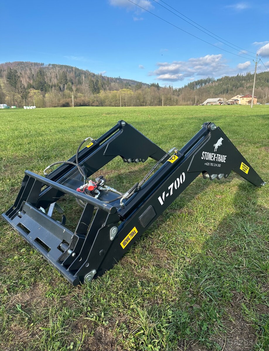 Čelní nakladač na traktor 700kg Zetor