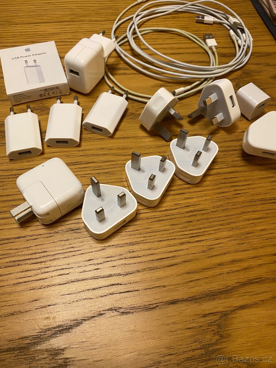 Originální Apple adaptéry + kabely