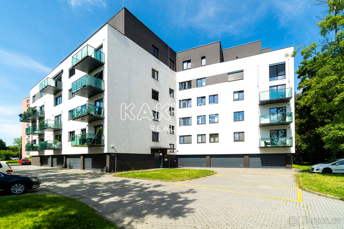 Pronájem bytu 2+kk [66 m2] na ulici Ukrajinská 6237/54 v Ost