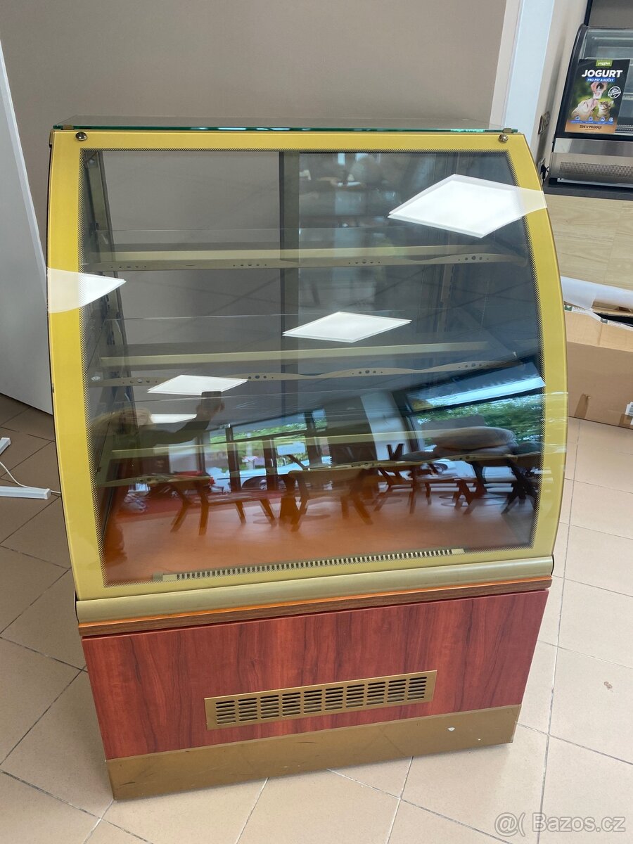 Lednice na čokoládové pralinky