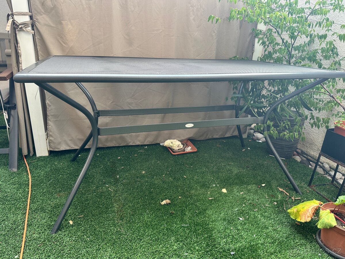 Kovovy venkovni stul jysk 150x90 cm