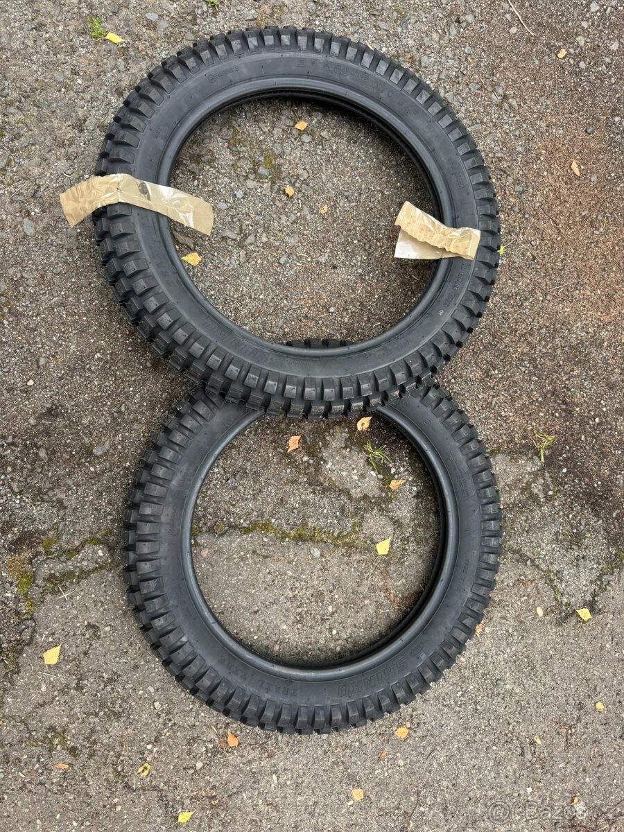 Cafe racer / Scrambler pneu Shinko SR241 4x00" 18