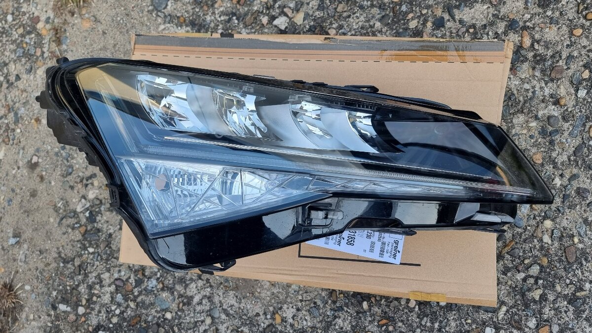 Škoda Superb III faccelift 3V1941016C Led světlo P