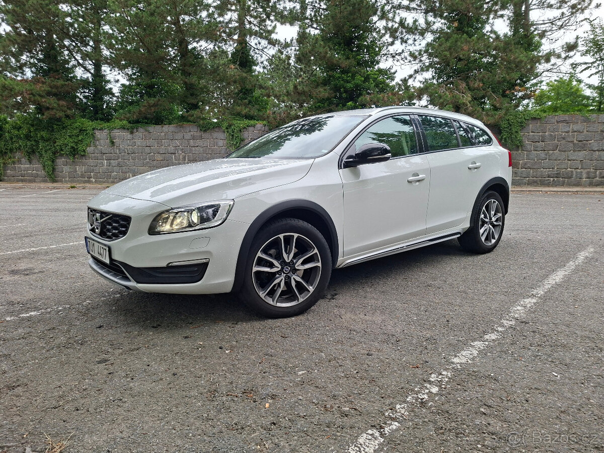 Volvo V60 CC, D4 - 140 kW, ODPOČET DPH