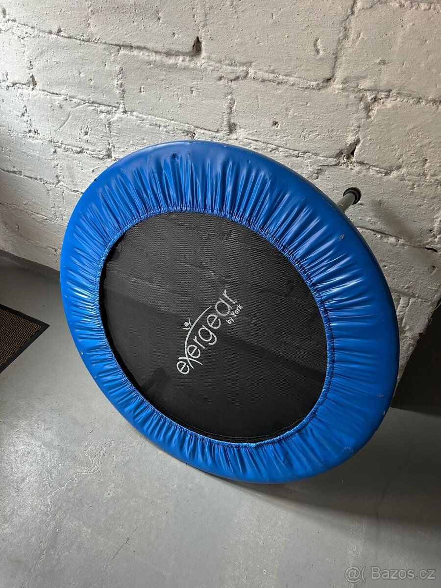 Trampolína