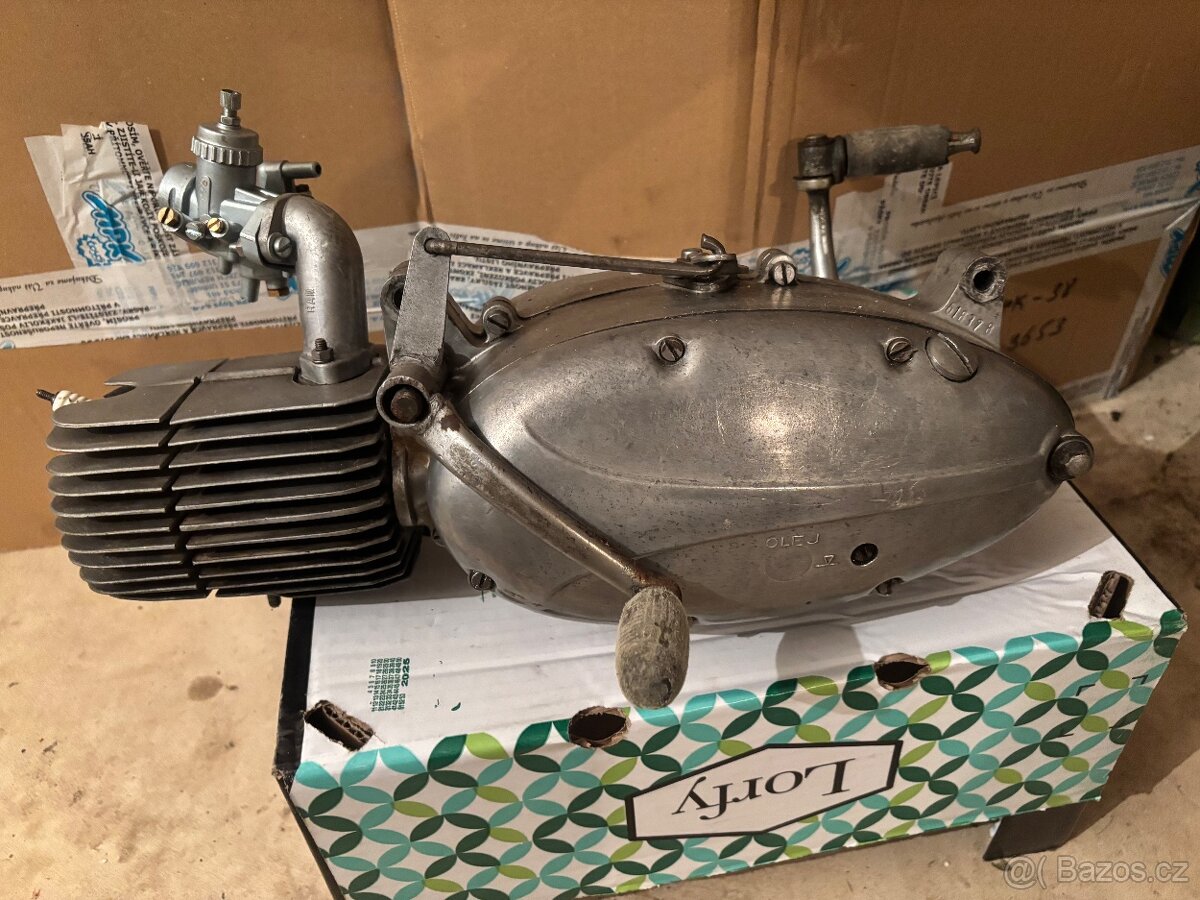 Motor Jawa Pionyr 05