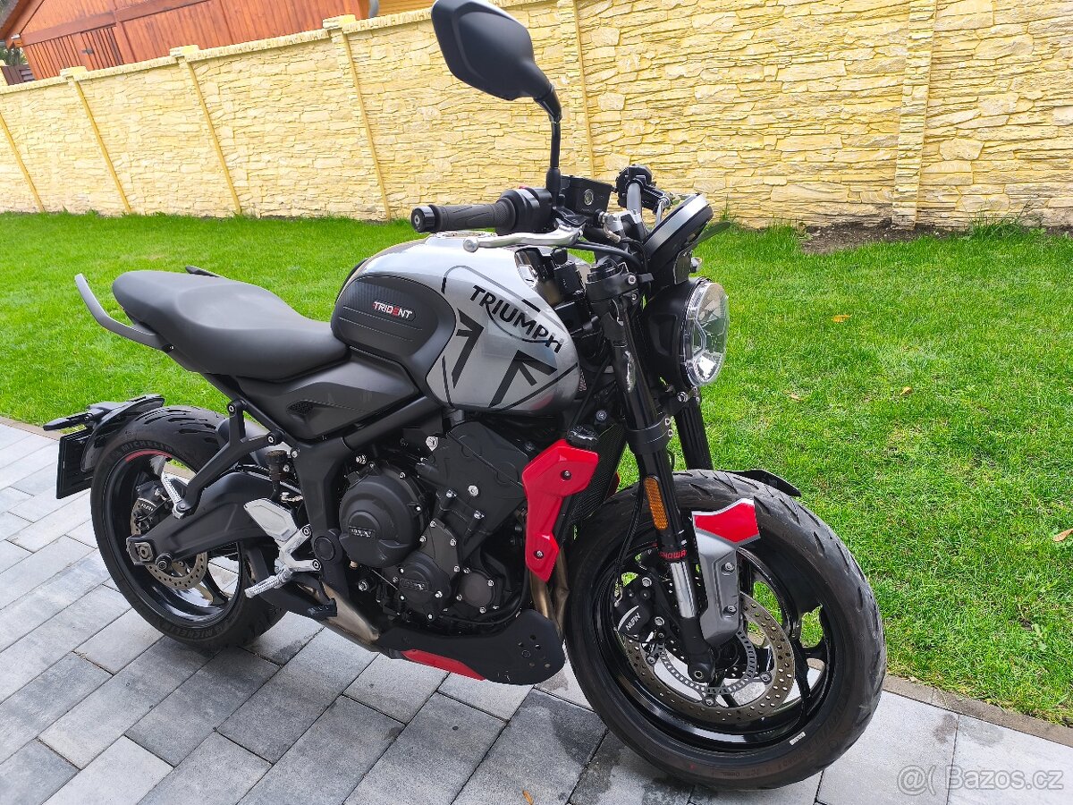 Triumph trident