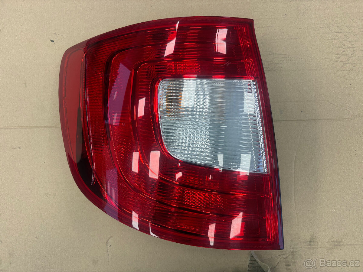 ZADNÍ LEVÉ SVĚTLO ŠKODA SUPERB 2