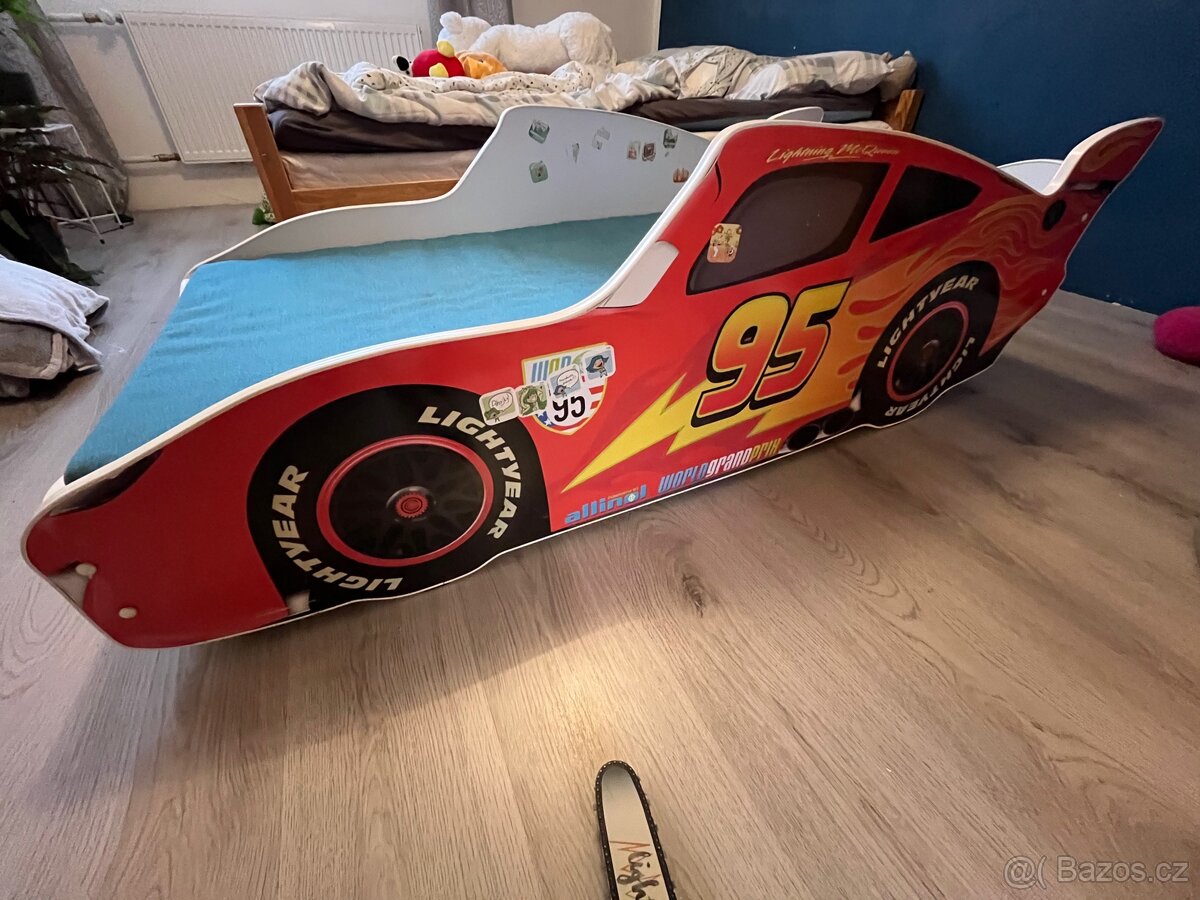 Dětská postel auto