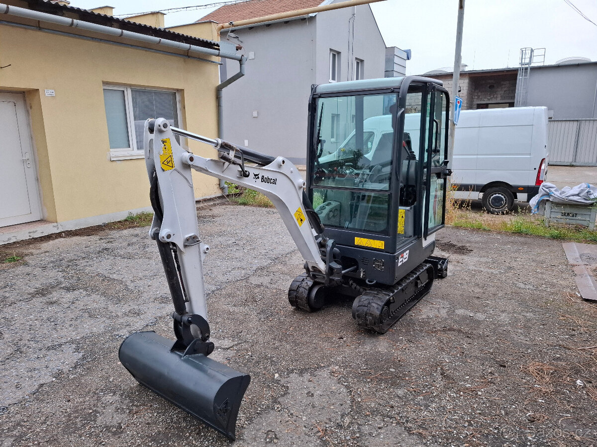Bobcat E19, rok 2019