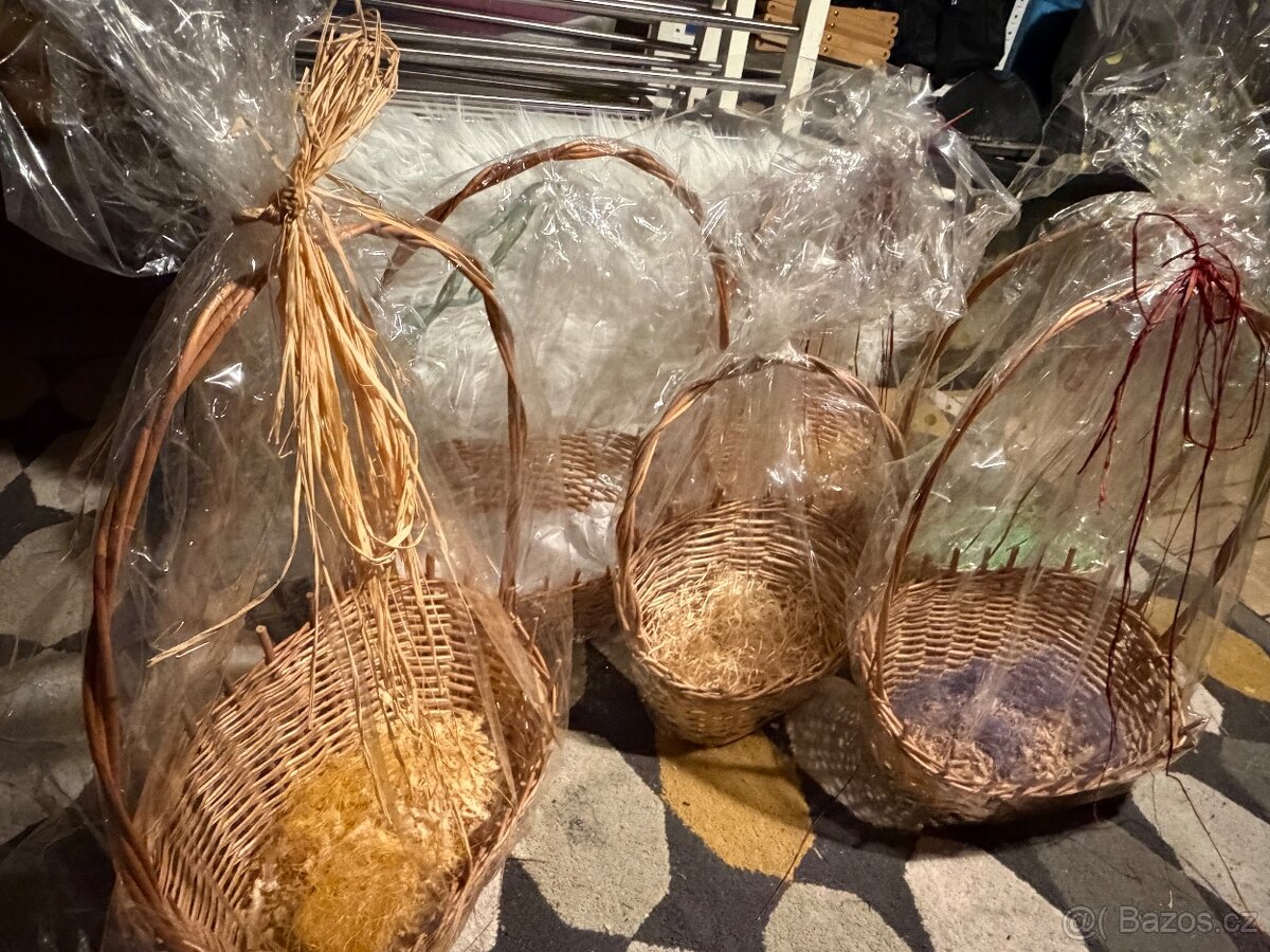 Proutěné dárkové koše