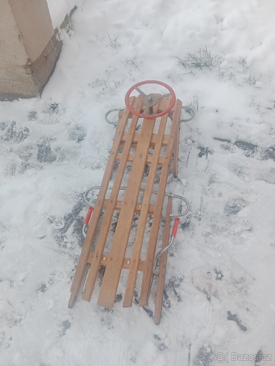 Prodám staré sáně