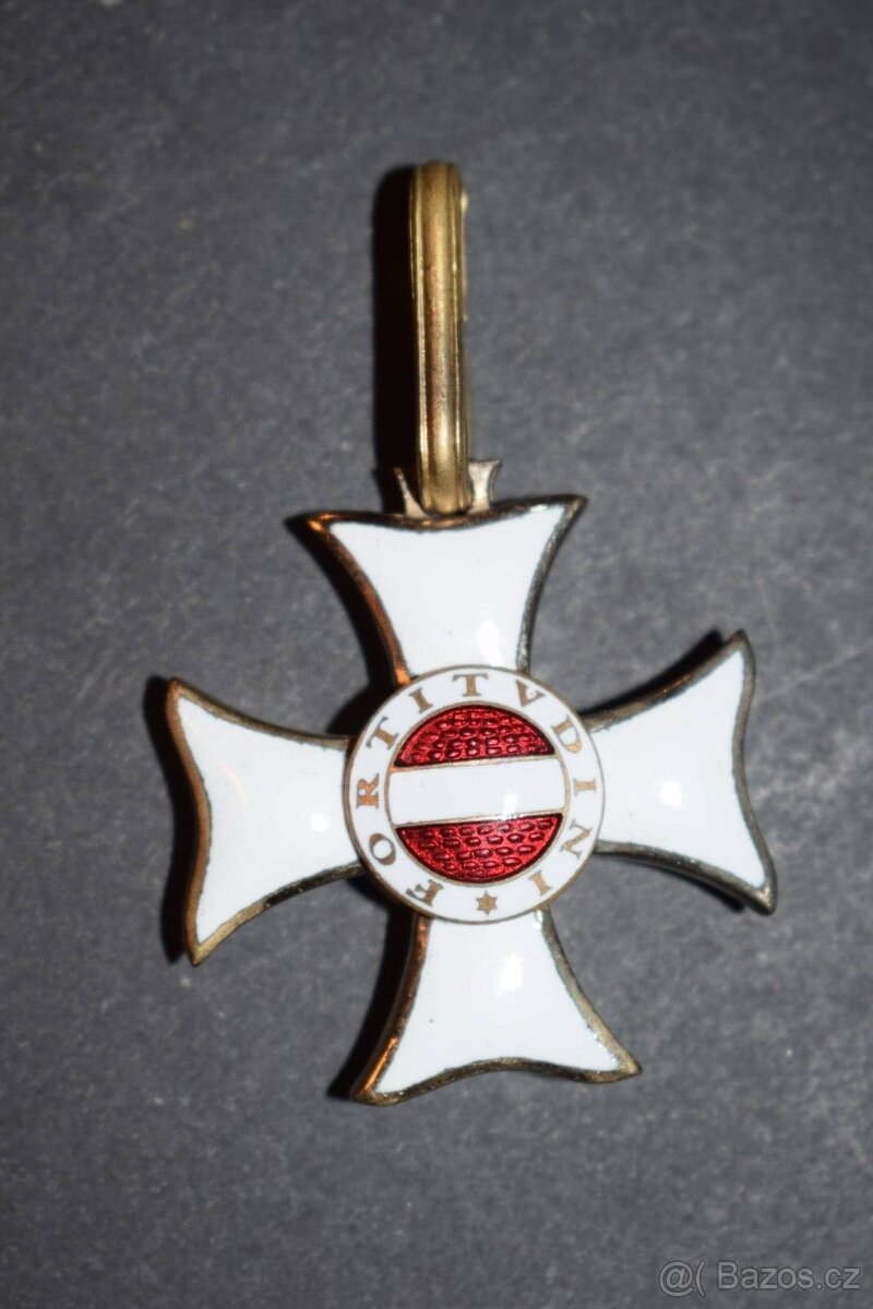ŘÁD MARIE TEREZIE RYTÍŘSKÝ KŘÍŽ MMThO 33 x 33 mm