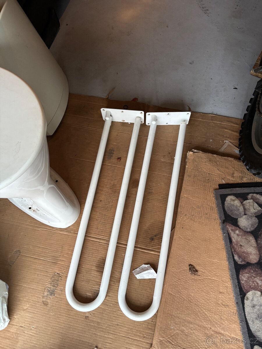 2 ks, SKLOPNÉ MADLO K WC,