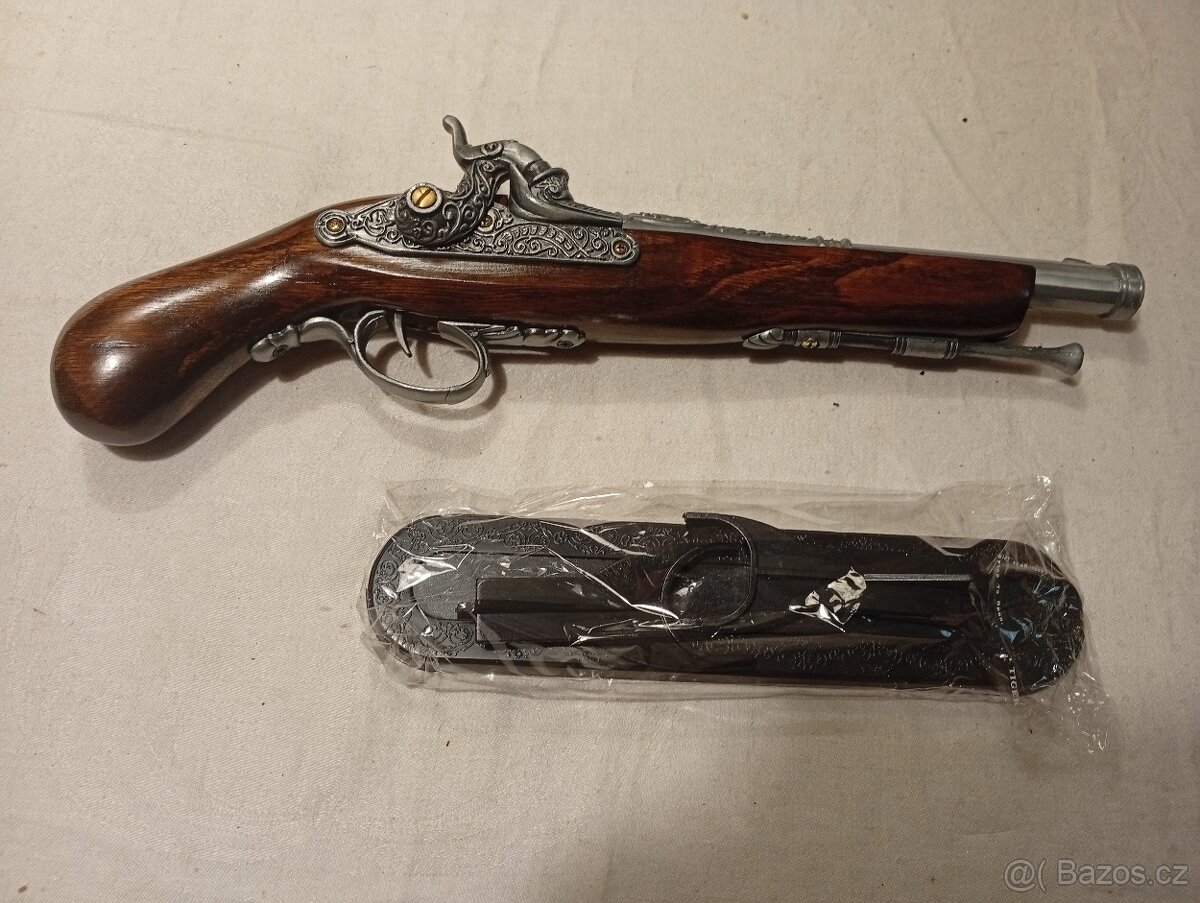 Dekorační replika pistole