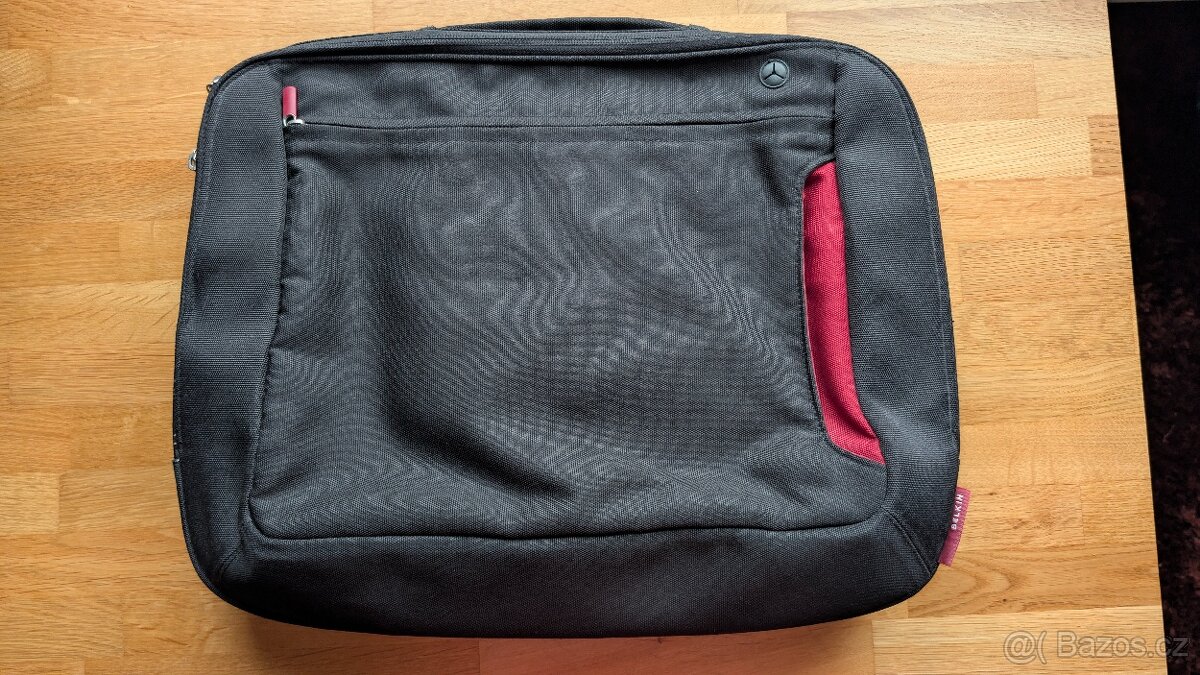Brašna na notebook Belkin pro 15,6"