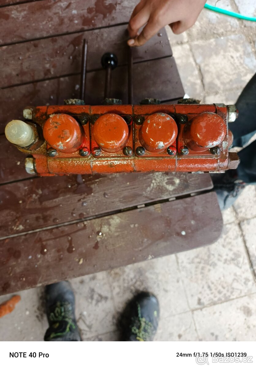 Rozdělovač na hydrauliku