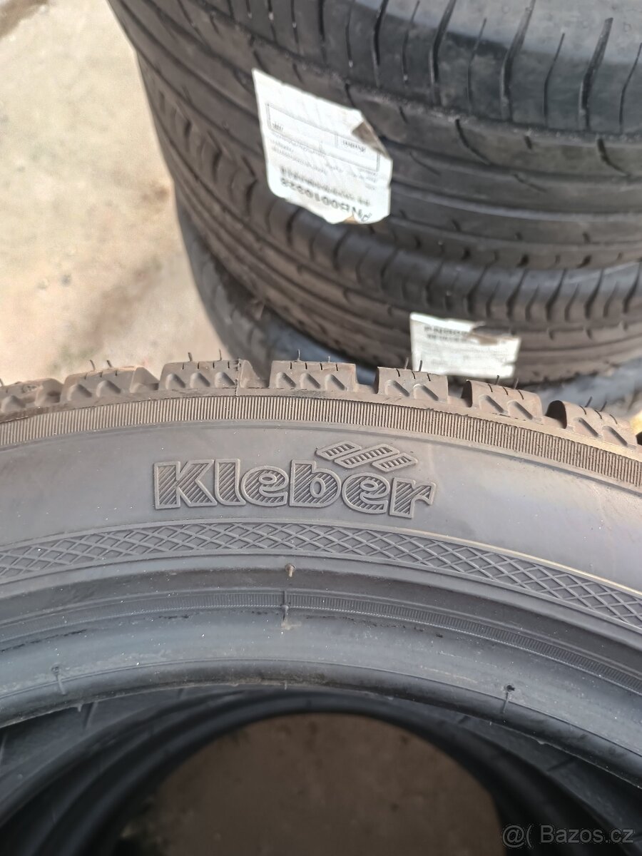Zimní pneu 225/45R17