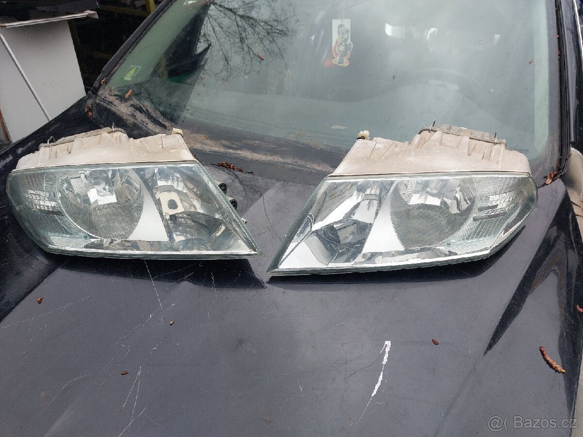 ŠKODA OCTAVIA 2 PŘEDNÍ SVĚTLA