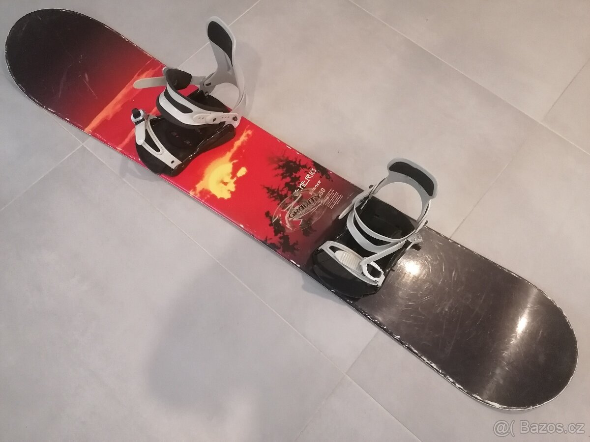 Prodám snowboard Generics Silence. Velikost 150cm.
