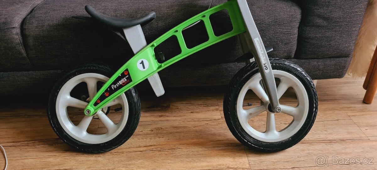 Dětské odrážedlo First Bike