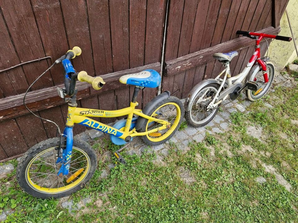 Dětská kola viz foto nejlépe obě = sleva, možno jednotlivě.