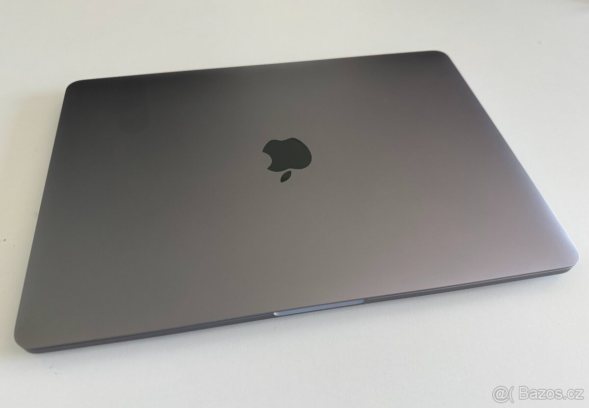 MacBook Pro 2022 M2 8GB