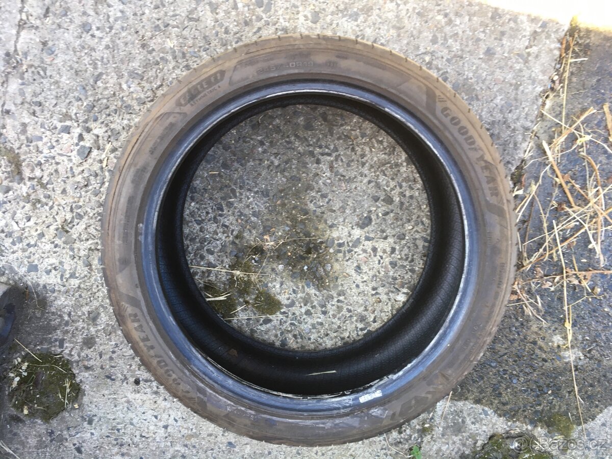 Goodyear 245/40R19