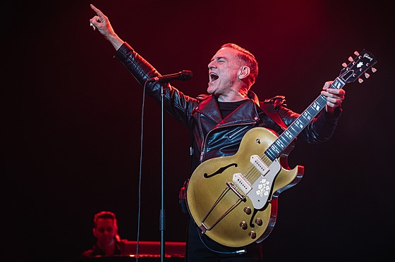 4 vstupenky Bryan Adams - 1.8.2025 Hradec Králové
